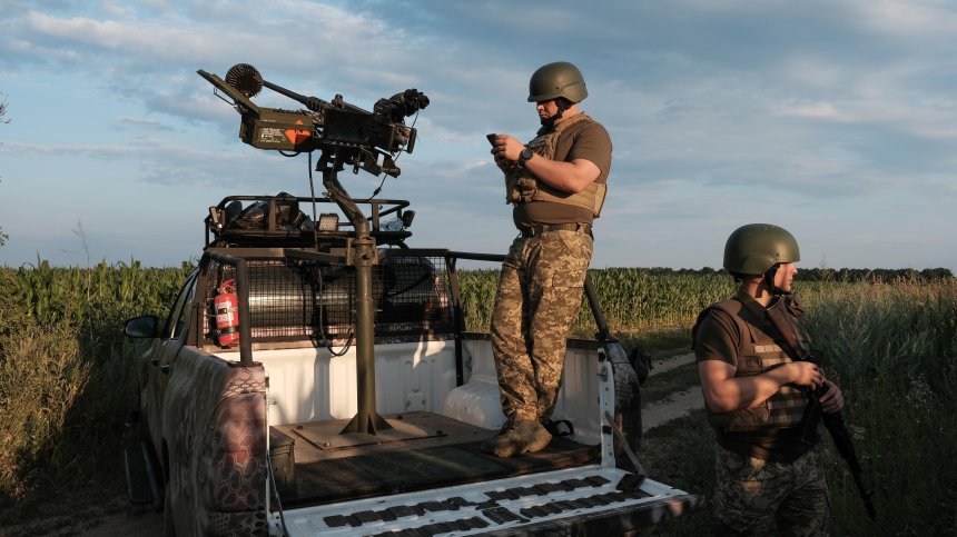 500 изстрела в минута: Украйна внедрява умни картечници срещу руски дронове