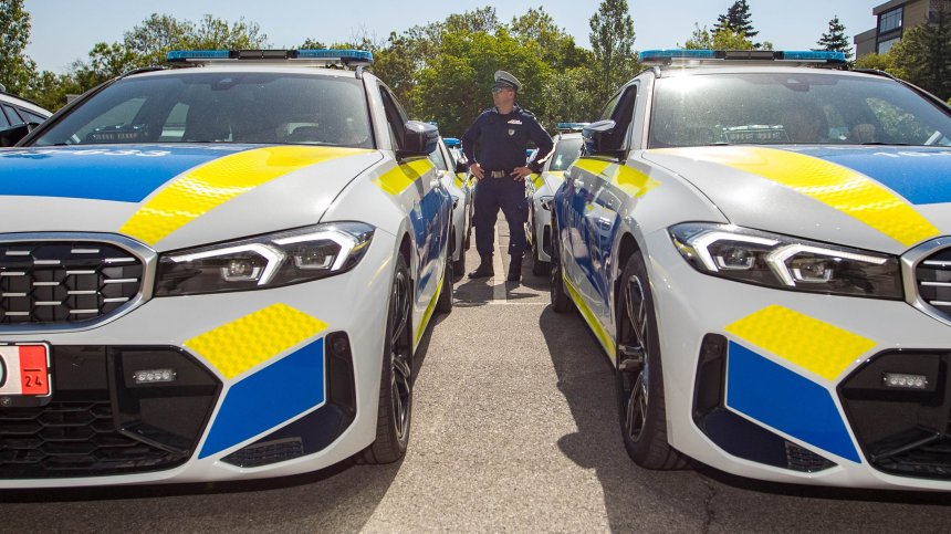 Юмрук в лицето на полицай и обиди - двама са задържани за хулиганство в Благоевград