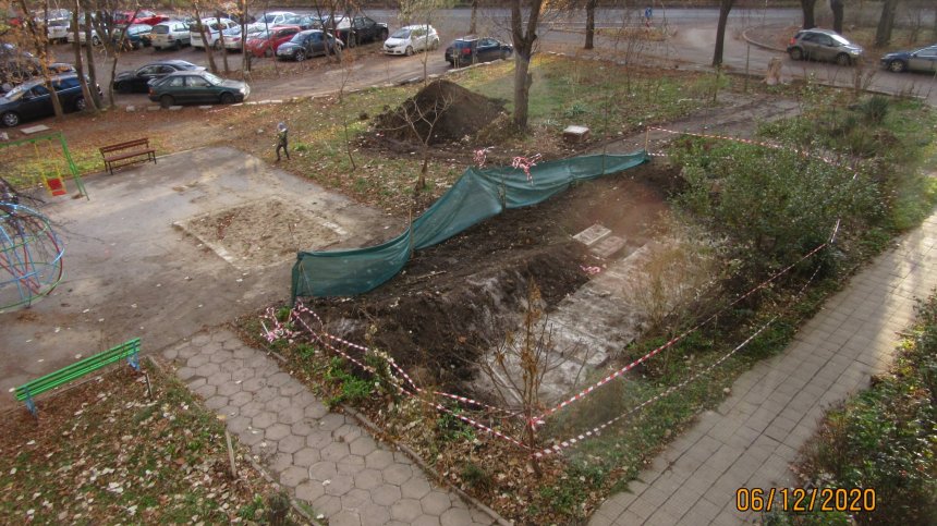 Състоянието на детска площадка в София след изкопни дейности