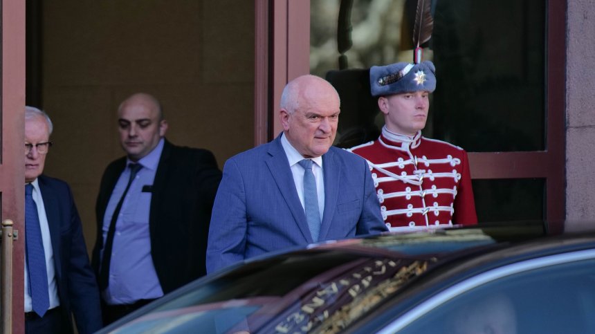 Кандидатът за служебен премиер Димитър Главчев отива при Радев в петък