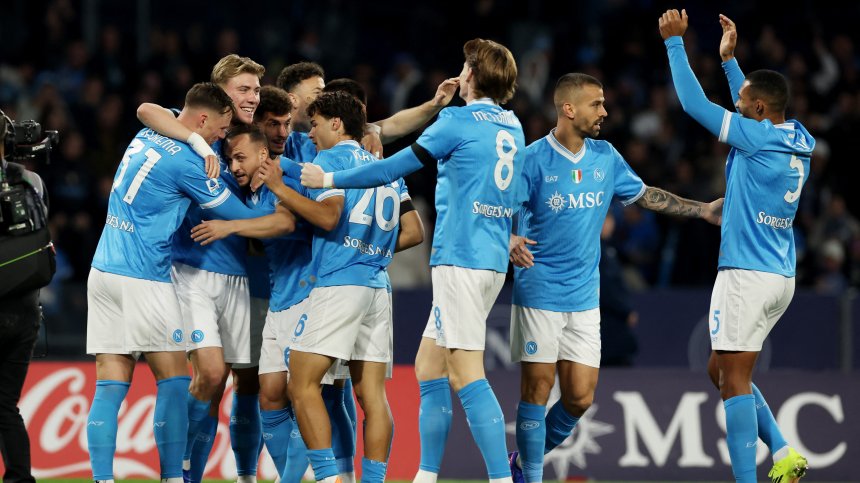 "Наполи" се изкачи на трето място след успех срещу "Сасуоло"