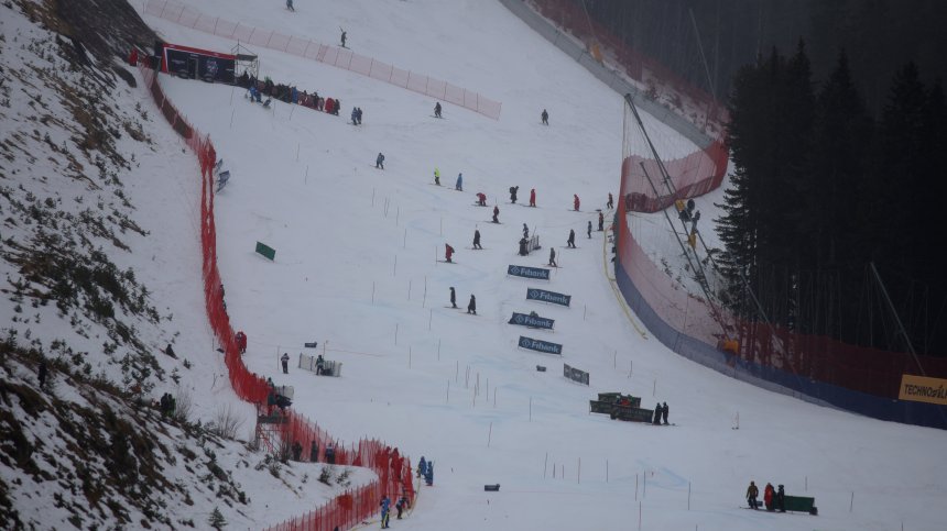 Слаломът за Световната купа по ски-алпийски дисциплини в Банско бе анулиран