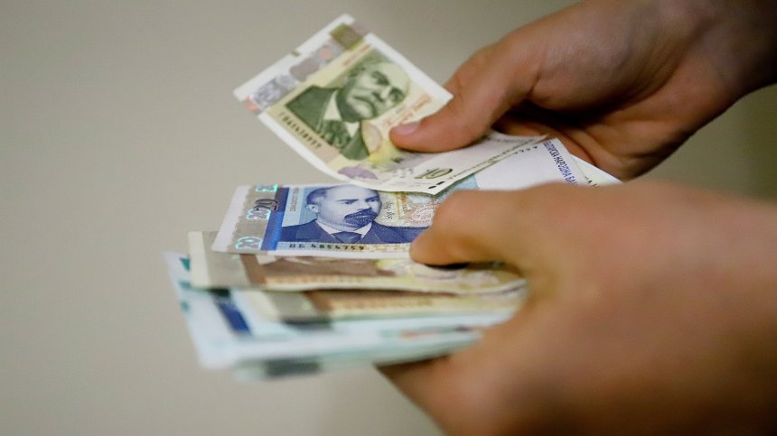 Синдикатите настояват минималната работна заплата да влезе от юни тази година
