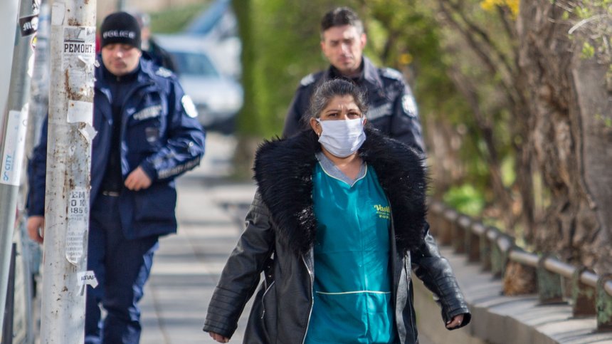 Трябва ли да бъдат блокирани ромските махали в борбата с Ковид-19?