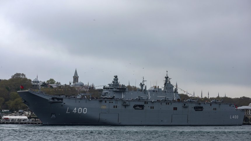 Турски кораб спаси 139 мигранти от потъваща лодка край Тунис