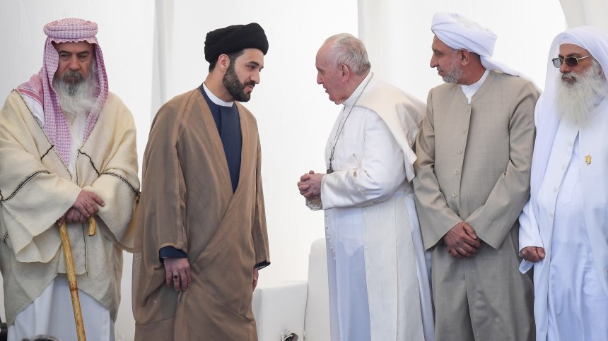 Историческо: Папа Франциск се срещна с аятолах Али ас Систани