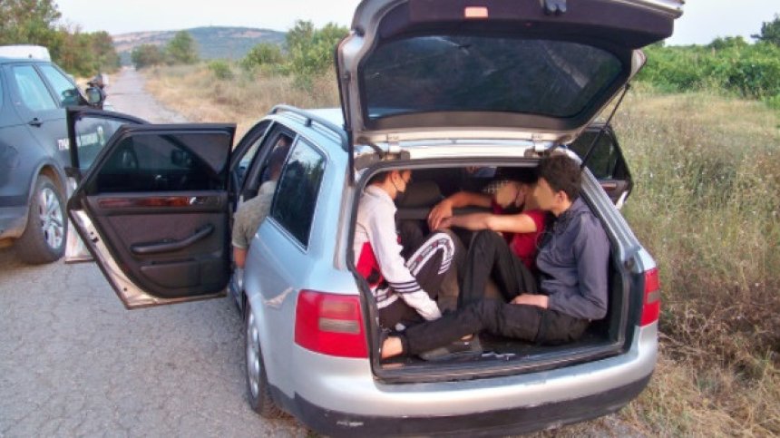 На всеки 5 минути гранични полицаи хващат нелегални мигранти