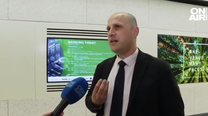 Няма място за паника с повишаването на лихвите, временно е