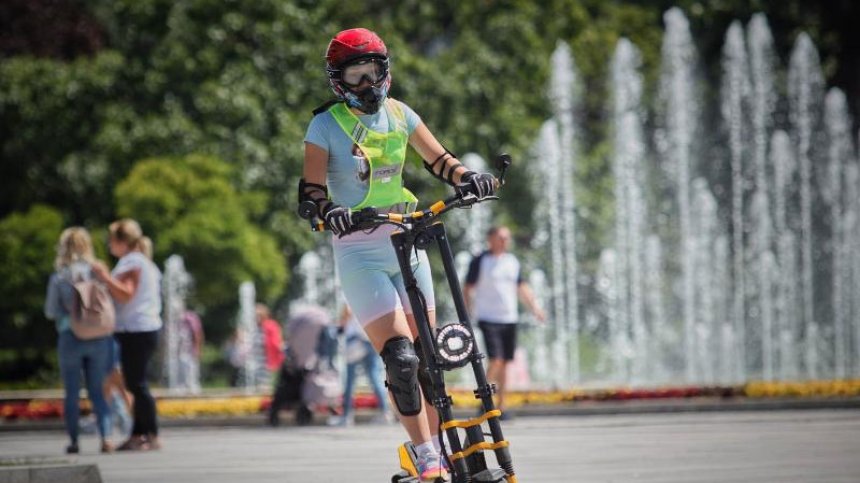 Даниел Йорданов, познат като Емили Тротинетката, бил заплашван с изнасилване?