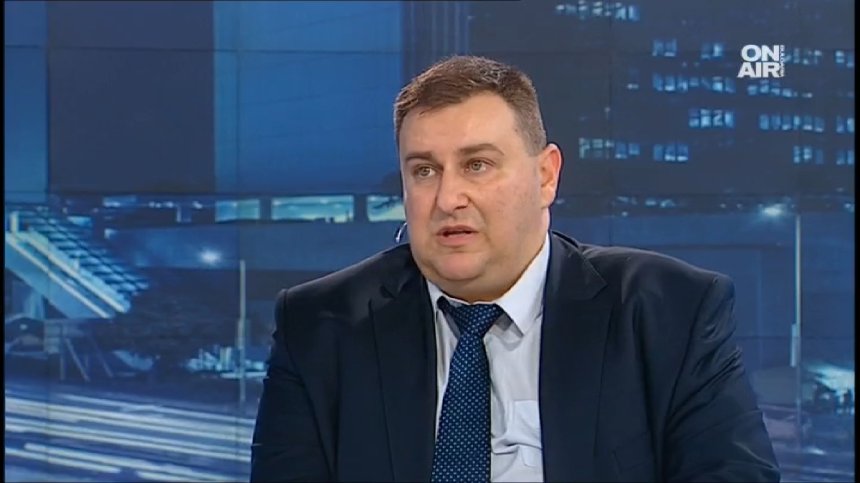 Корнелия Нинова е притеснена от успеха на "Борисов 3", смята евродепутат