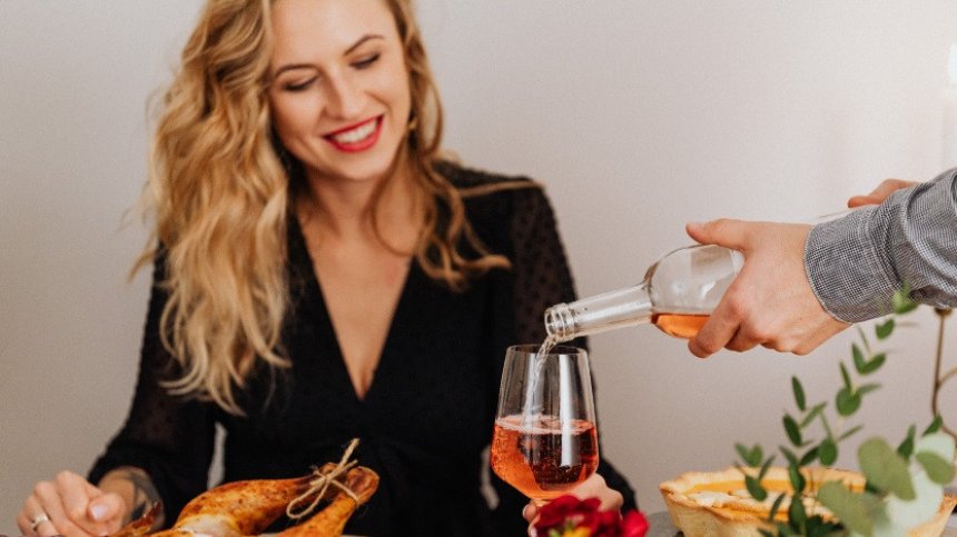 Не знаете какво да облечете през Коледните празници? Ние ще ви посъветваме!