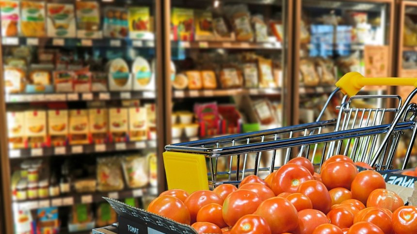 Високите цени на основни продукти вече удариха гърците, някои с близо 60%