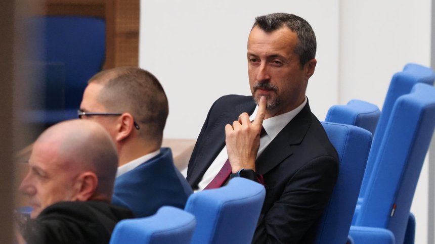 Кой е новият шеф на НЗОК и защо бе избран след грозни нападки