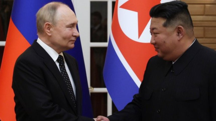 Владимир Путин подари на Ким Чен Ун лъв и две мечки