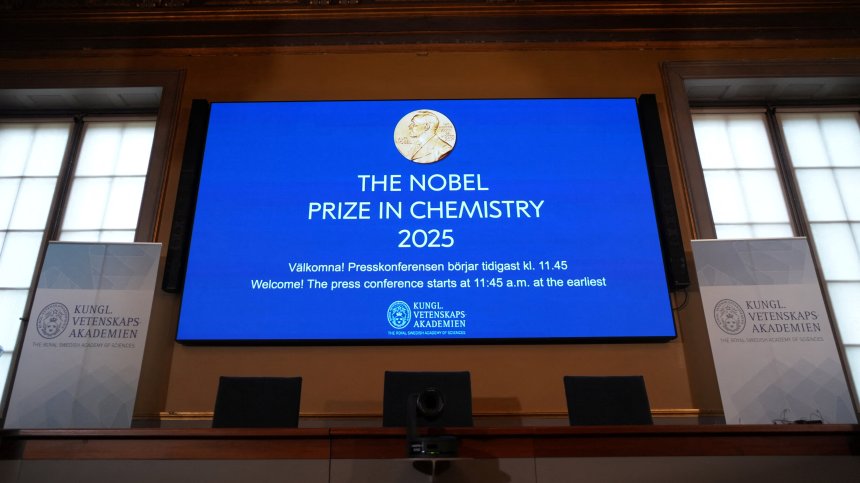 Трима учени поделиха Нобеловата награда за химия