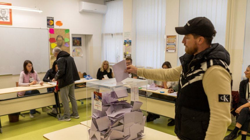 Изборите в Сърбия са като референдум "за" и "против" Вучич, "за" и "против" мафията
