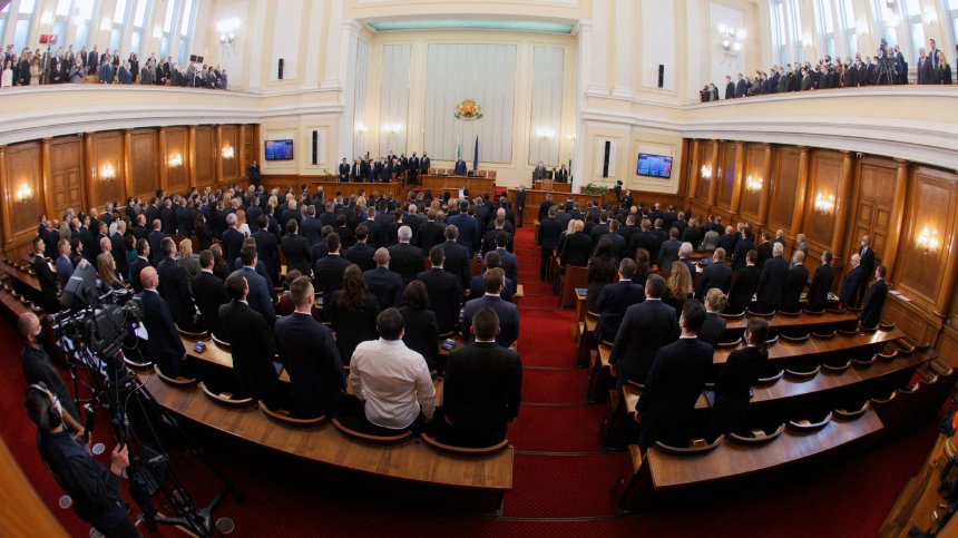 Партиите и Радев в синхрон: Никой не бърза с мандатите за съставяне на кабинет