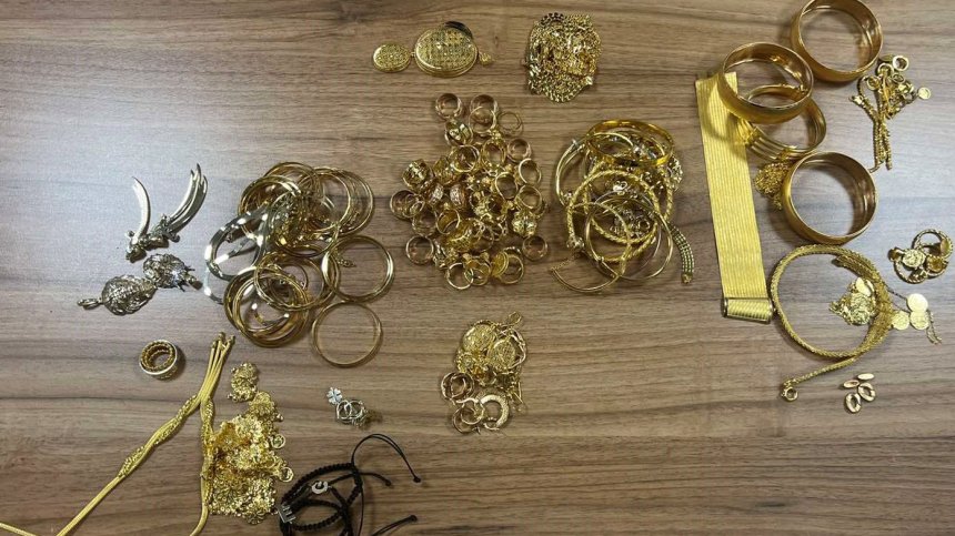 Митничари хванаха контрабандни златни накити за над 144 хил. лв.