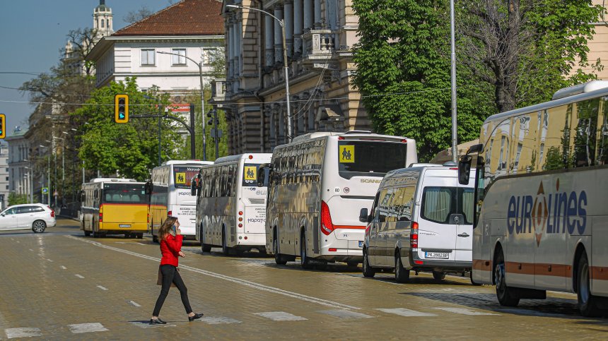 Протести на превозвачи блокират страната