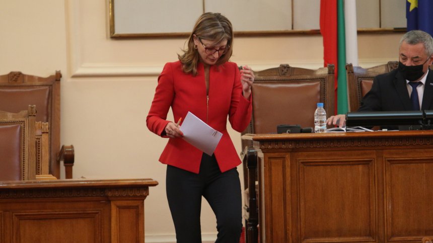 Захариева: Нямаме механизъм за сътрудничество, ЕК трябва да вземе решение