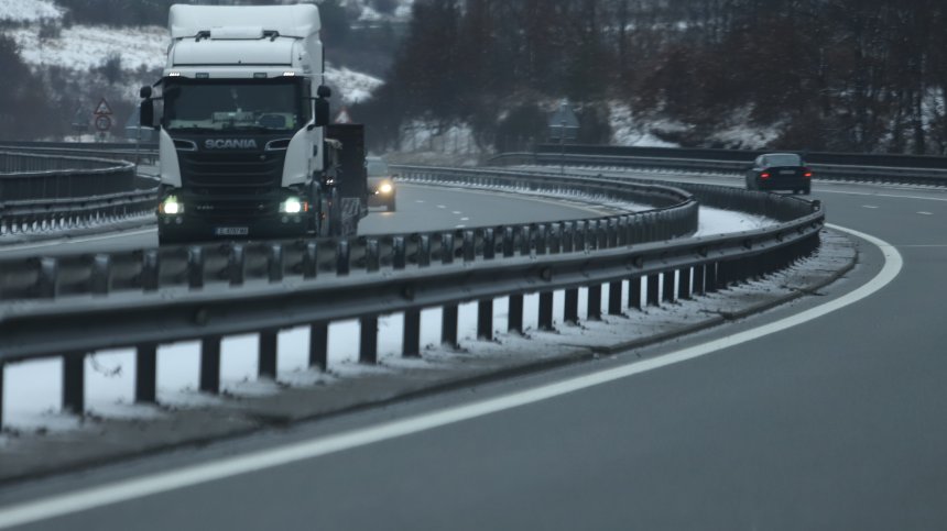 ИПБ обвини АПИ в корупция, ремонтирала основно едва 7 км пътища и един надлез