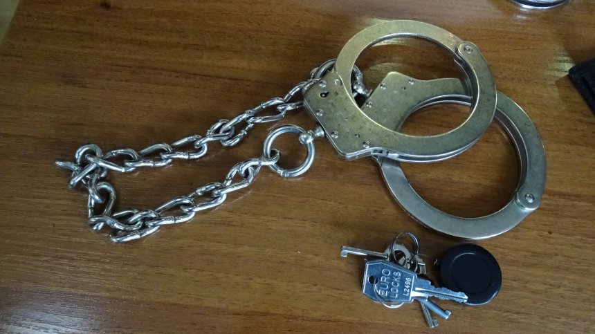 77-годишна жена е била нападната и малтретирана от мъже с качулки