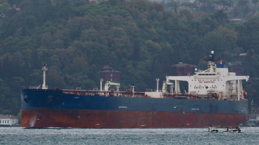 Удареният от Украйна кораб KAIROS е в сериозна опасност край Ахтопол