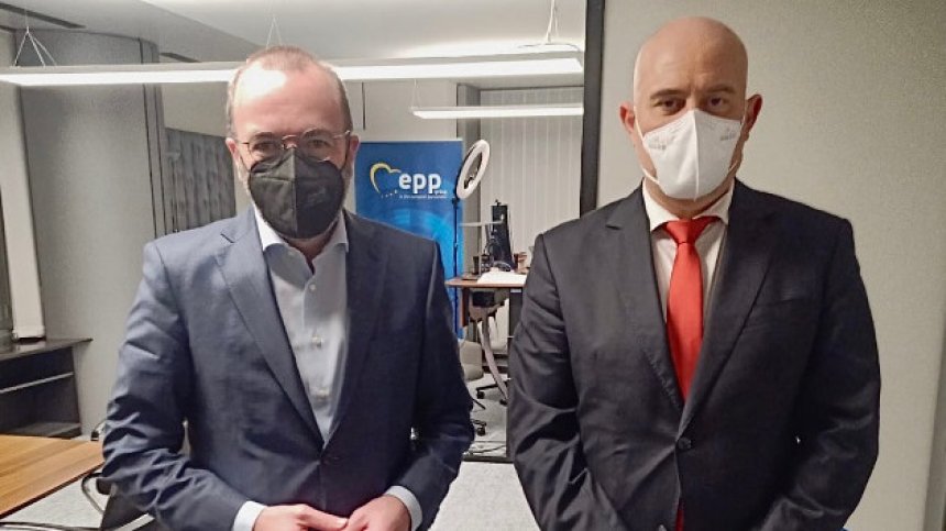 Иван Гешев обсъди съдебната реформа с Манфред Вебер