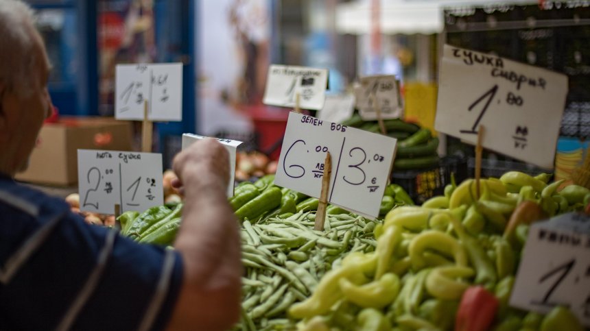 Краставиците и картофите поскъпват, пилешкото месо поевтинява