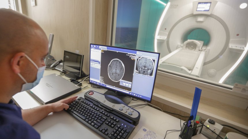 Нов апарат за ядрено-магнитен резонанс в болница "Св.Иван Рилски"