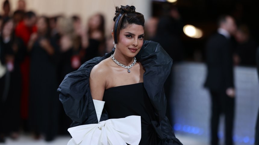 Неуспешна ринопластика вкарала Приянка Чопра в дълбока депресия