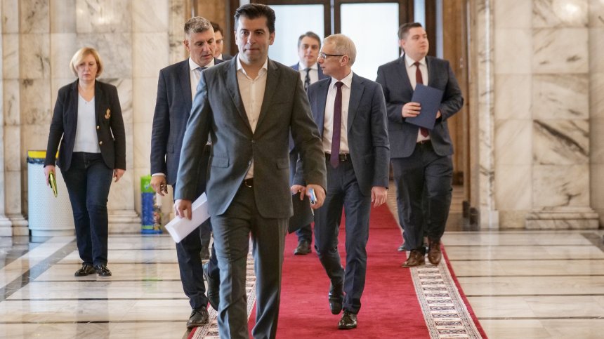 Кирил Петков, Клисурски, Моллов, районните кметове... Разпада ли се "Продължаваме промяната"?