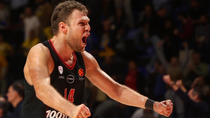 Нов успех за "Олимпиакос" и чудесен мач за Везенков