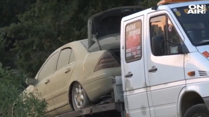 Почиващи край яз. "Копринка" видели потъналата кола на изчезналите баща и син