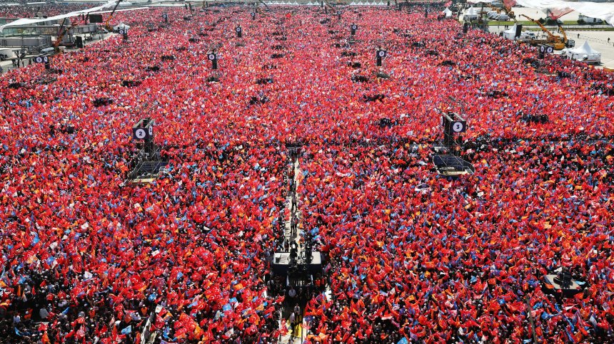Ердоган събра близо 2 млн. души в масов предизборен митинг
