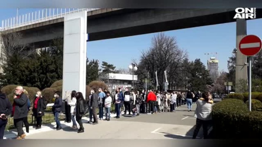 Хиляди македонци заминаха да се ваксинират в Сърбия