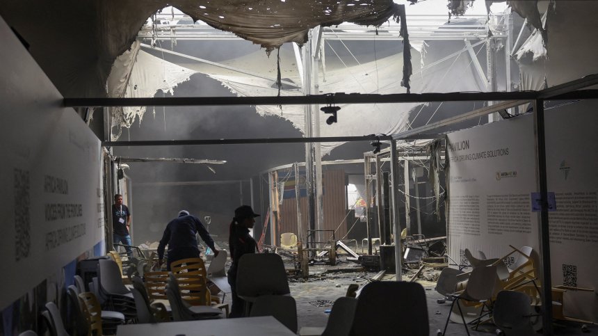 Пожар прекъсна климатичните преговори КОП30 в Бразилия