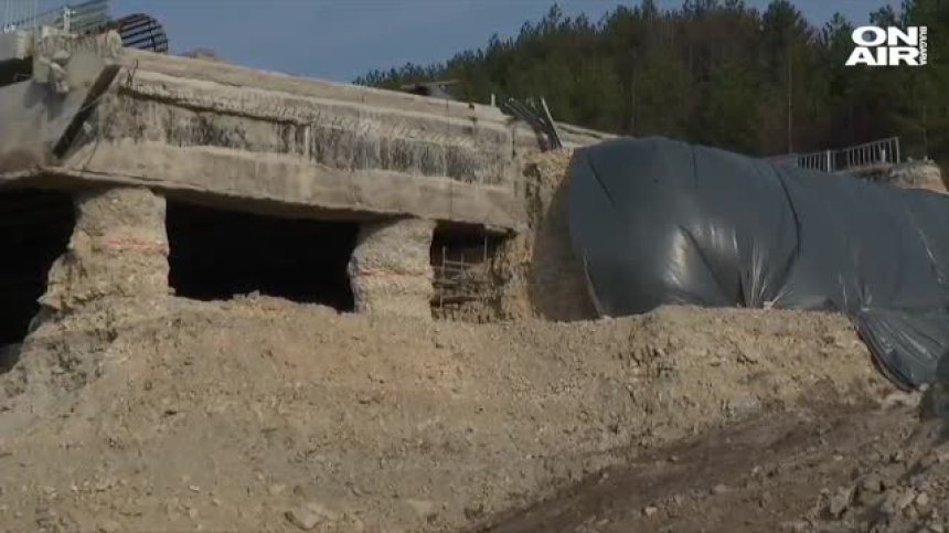 Строителите на "Хемус": Не е имало срутване, няма проблем
