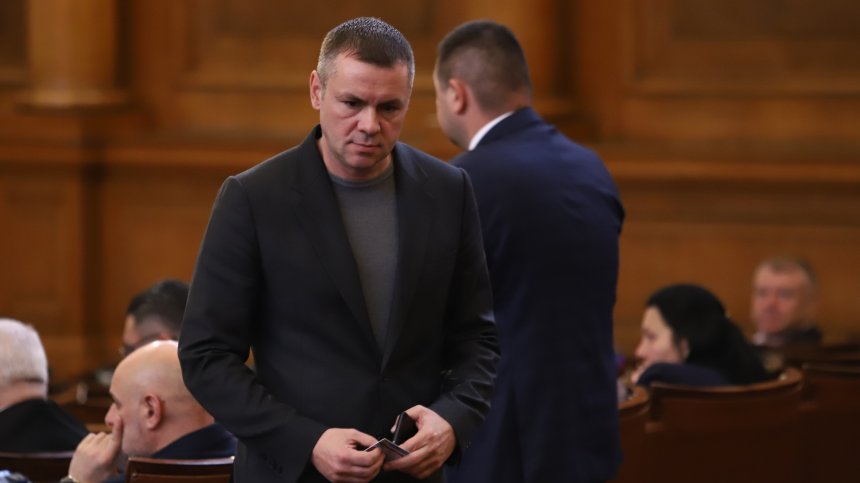 Ицо Хазарта влиза в битката за НС в 25 МИР, за 24-и спорят Христо Иванов и Атанасов?