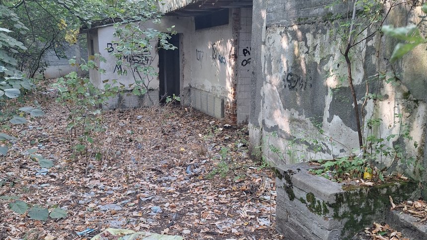 Сигнал от Helpbook: Камбаните са занемарени, мръсни, кошчетата преливат