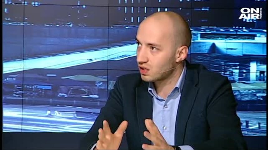 Политолог: Консистентно поведение на Радев вече 2 години