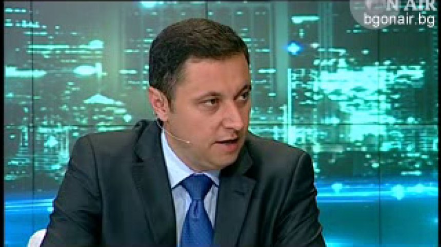 Администрацията трябва да бъде реформирана, заяви Яне Янев