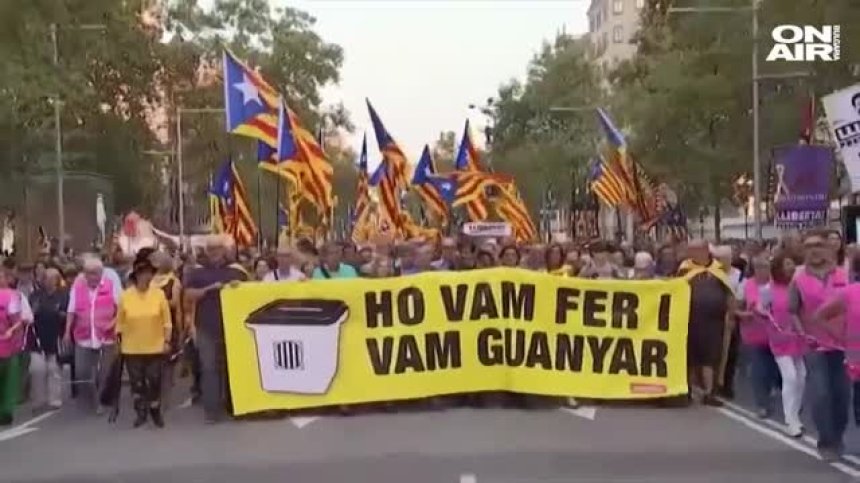 Протест беляза втората годишнина от референдума за Каталуния