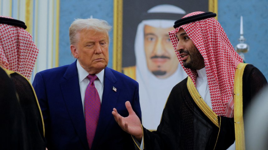 Доналд Тръмп ще си тръгне от Близкия изток с много повече от просто един самолет