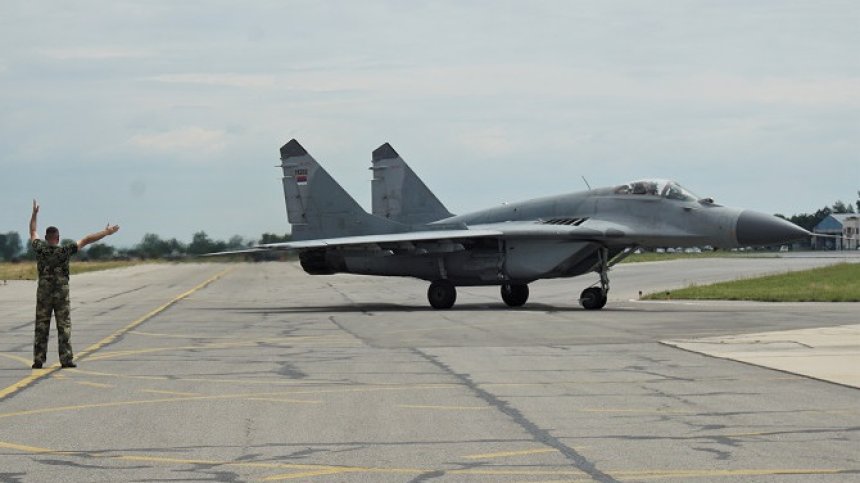 Подновяват търсенето на "черната кутия" на изчезналия край Шабла МиГ-29