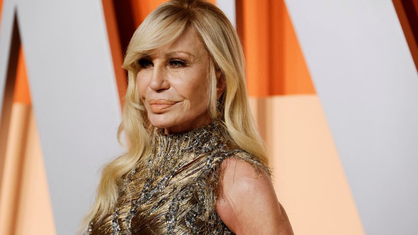 След 30 години на поста: Донатела Версаче напуска Versace