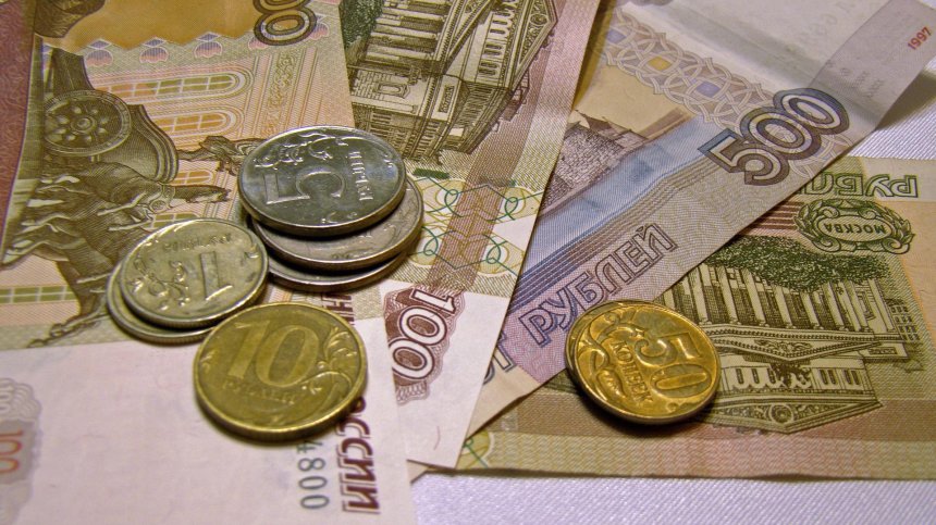 Рублата възстанови загубите си и продължава да поскъпва