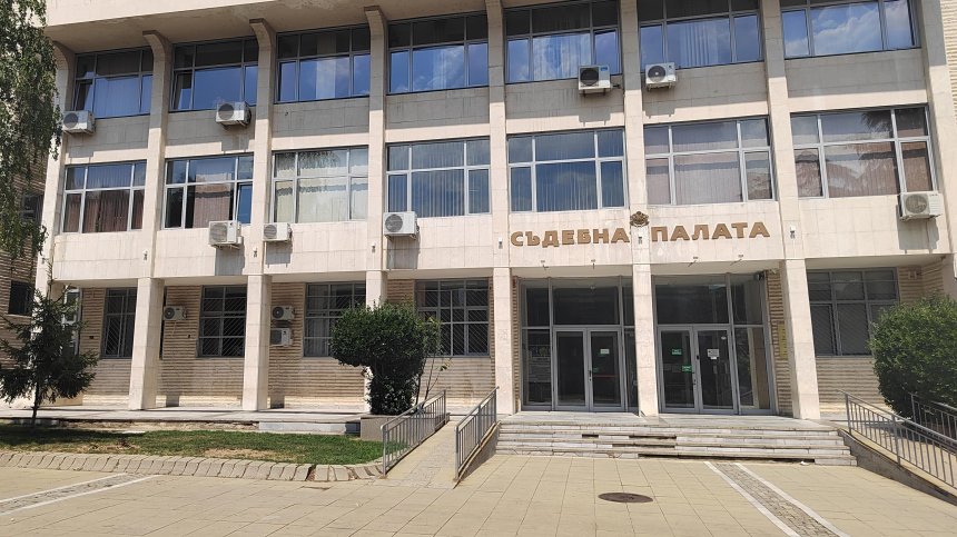 С бдение в Благоевград почитат паметта на загиналата 16-годишна Ивана