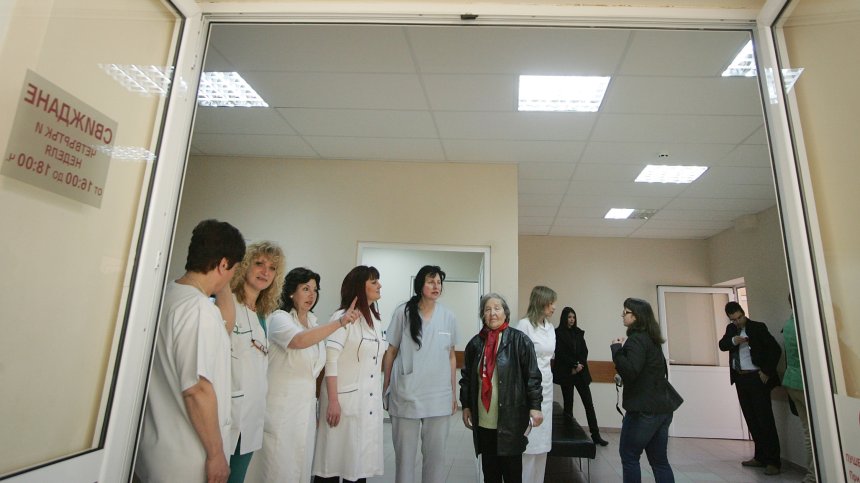Медици излизат на протест - искат по-високи заплати и да останат Ковид добавките