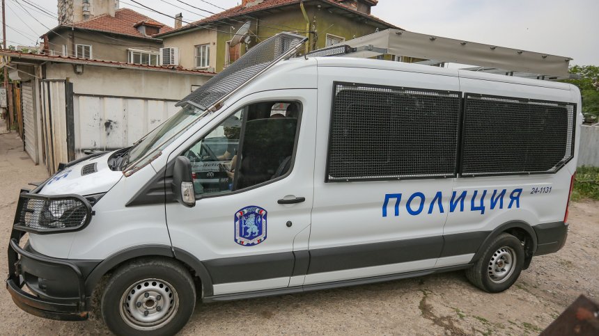Кражба за близо 50 хил. лева - задържаха 8 малолетни и непълнолетни момчета
